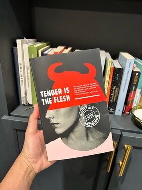 Tender Is The Flesh - Augustina Bazterrica Paperback book Black/Red/Pink Cover